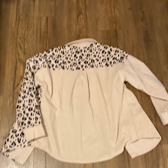 Leopard Print Button-Up Jacket - Picture 3 of 3